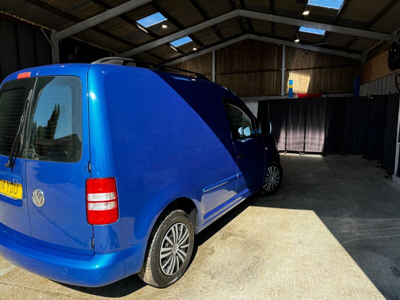 VOLKSWAGEN CADDY