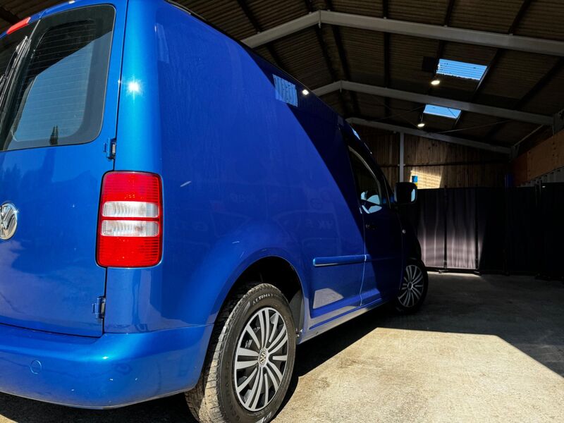VOLKSWAGEN CADDY