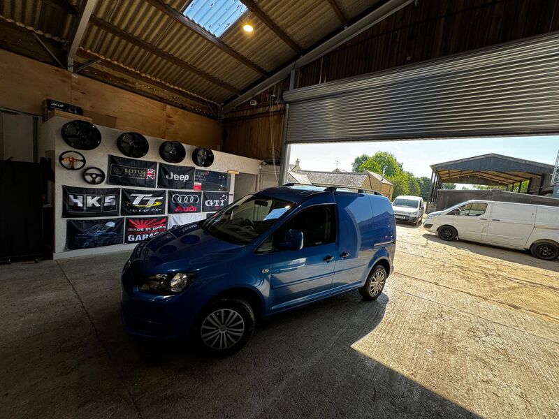 VOLKSWAGEN CADDY