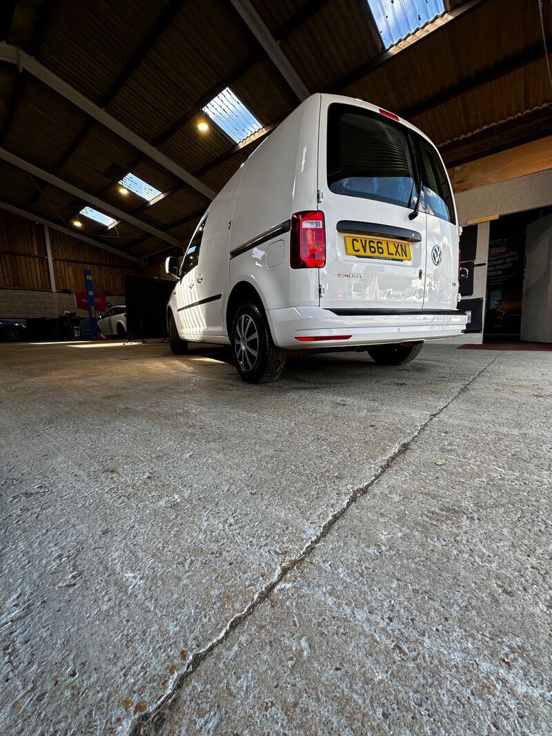 VOLKSWAGEN CADDY