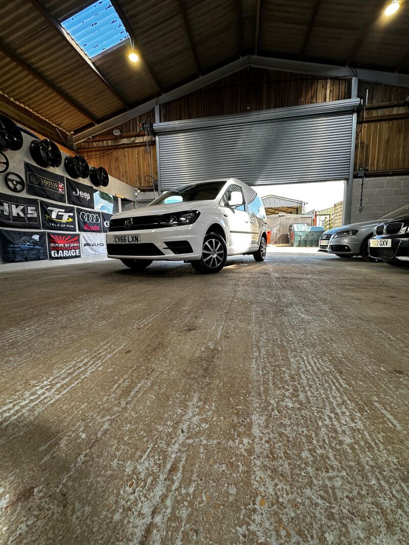 VOLKSWAGEN CADDY