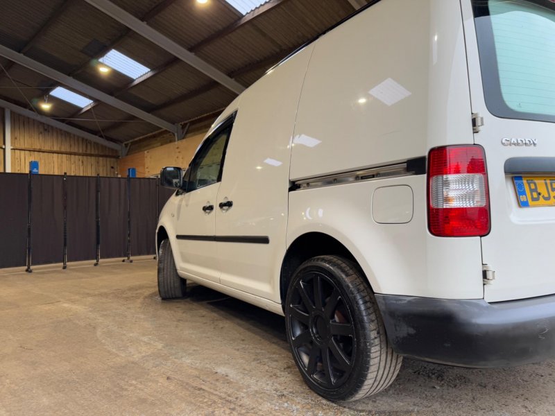 VOLKSWAGEN CADDY