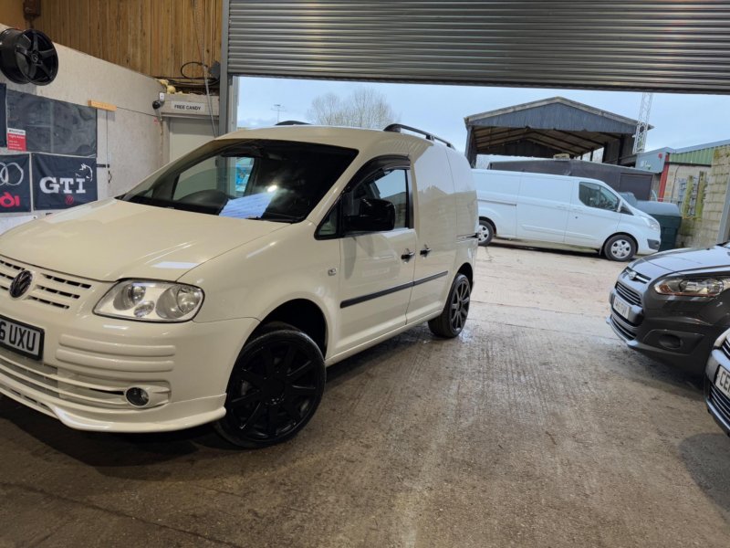 VOLKSWAGEN CADDY