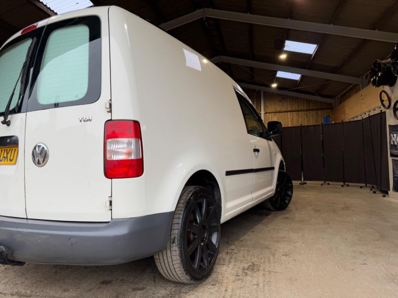 VOLKSWAGEN CADDY
