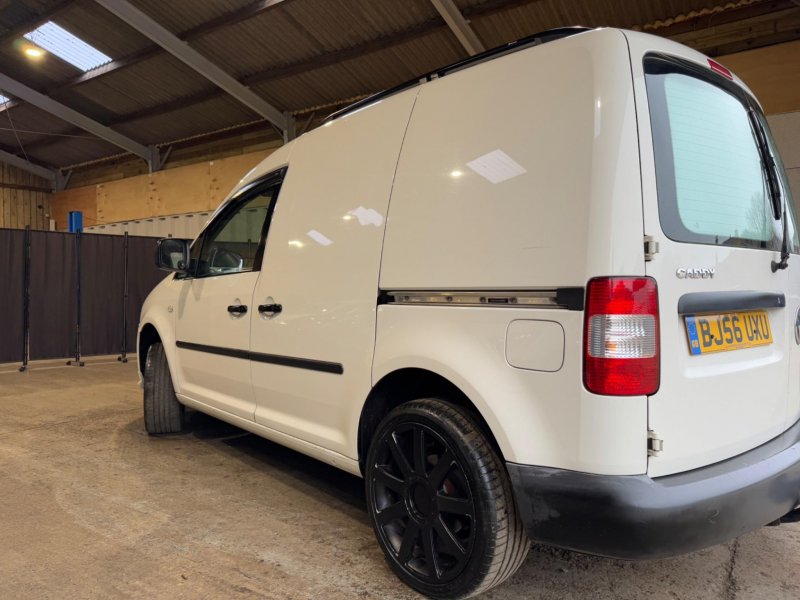 VOLKSWAGEN CADDY