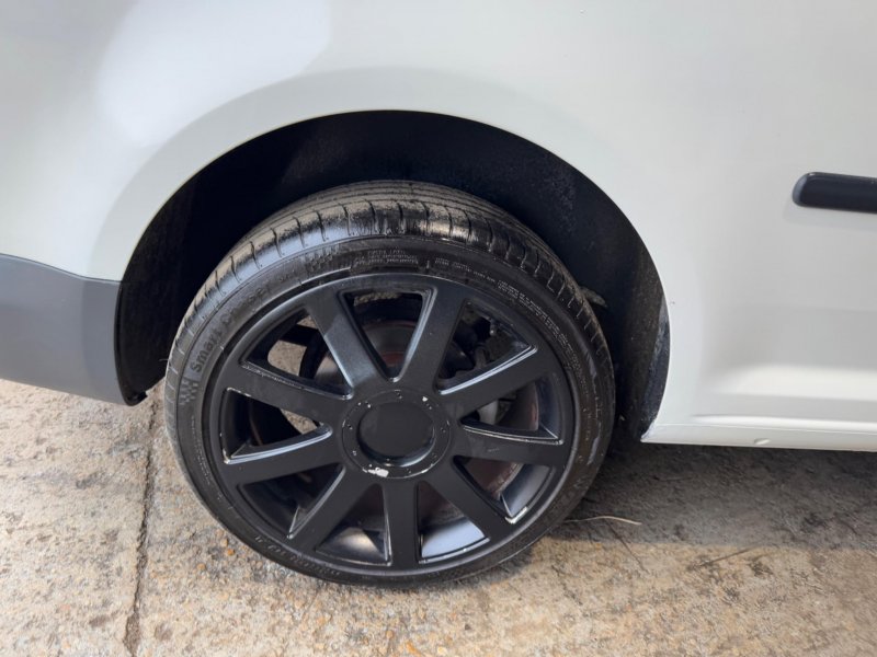 VOLKSWAGEN CADDY