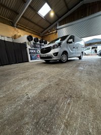 VAUXHALL VIVARO
