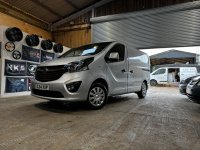 VAUXHALL VIVARO