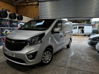 VAUXHALL VIVARO