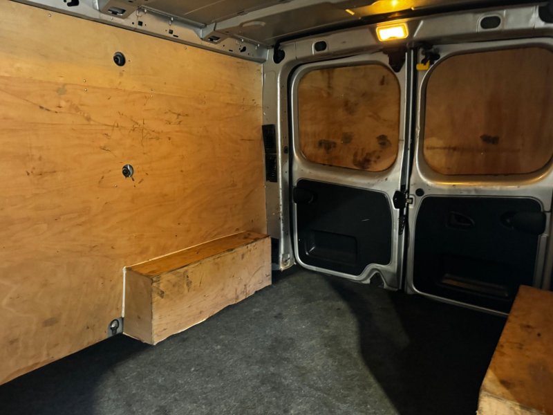 VAUXHALL VIVARO