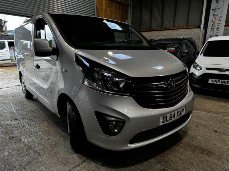 VAUXHALL VIVARO