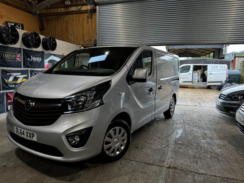 VAUXHALL VIVARO