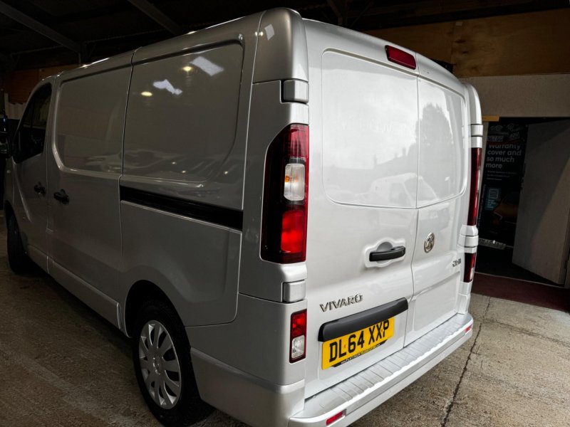 VAUXHALL VIVARO