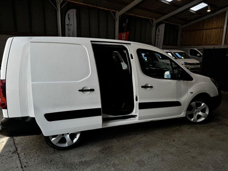 PEUGEOT PARTNER
