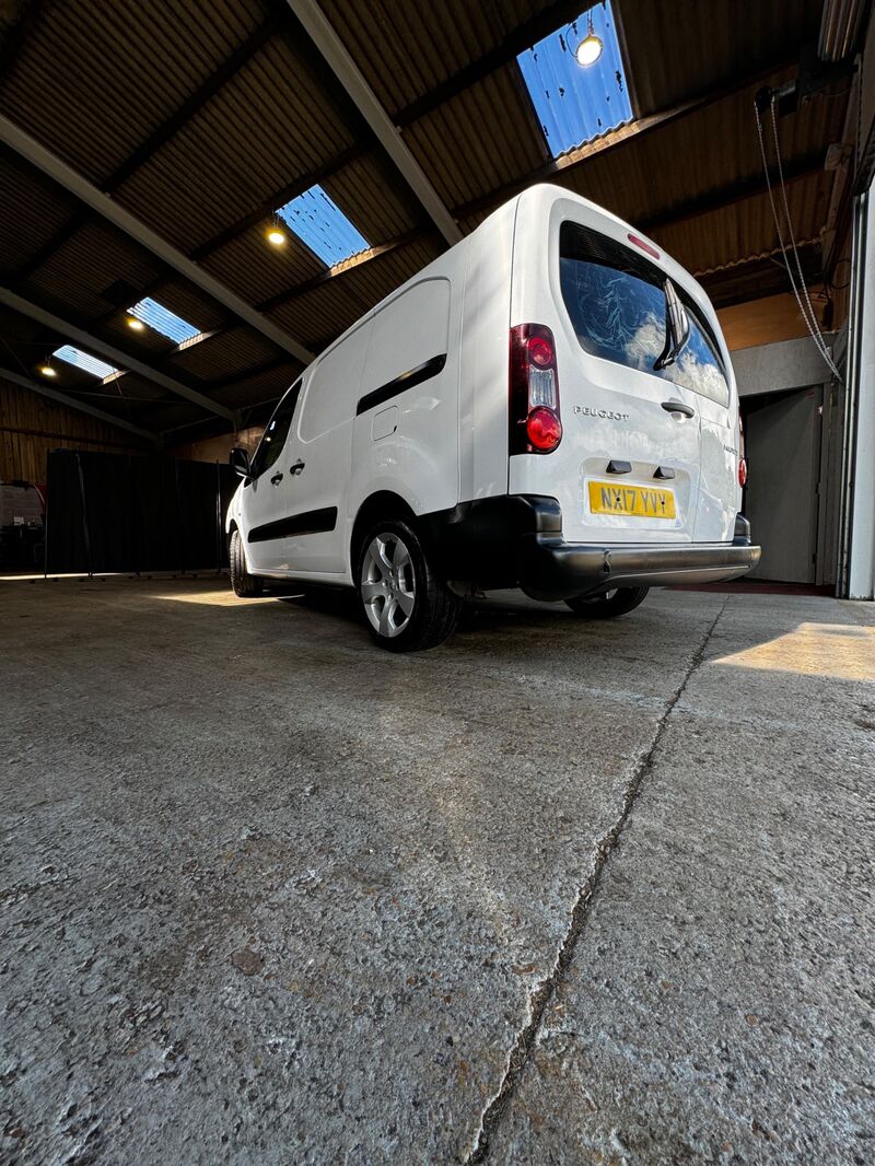 PEUGEOT PARTNER