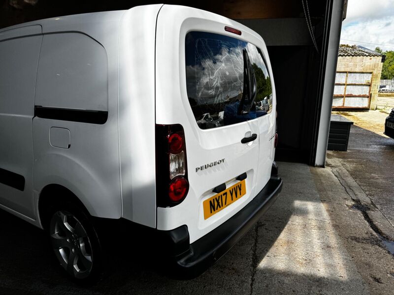 PEUGEOT PARTNER