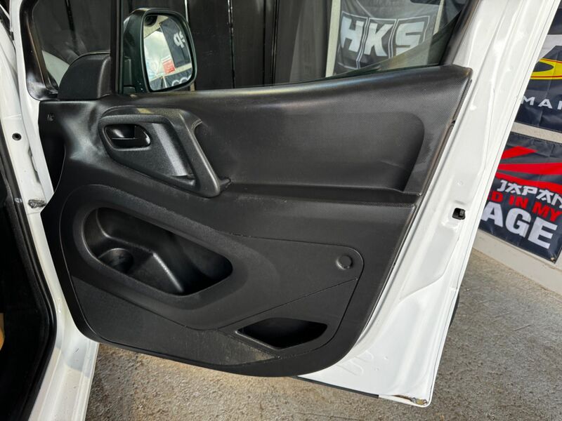 PEUGEOT PARTNER