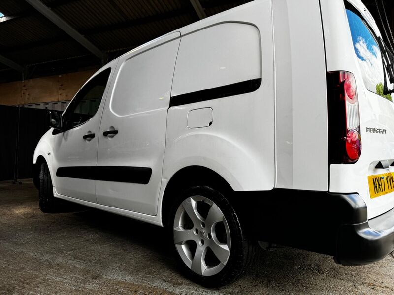 PEUGEOT PARTNER