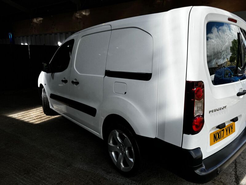 PEUGEOT PARTNER