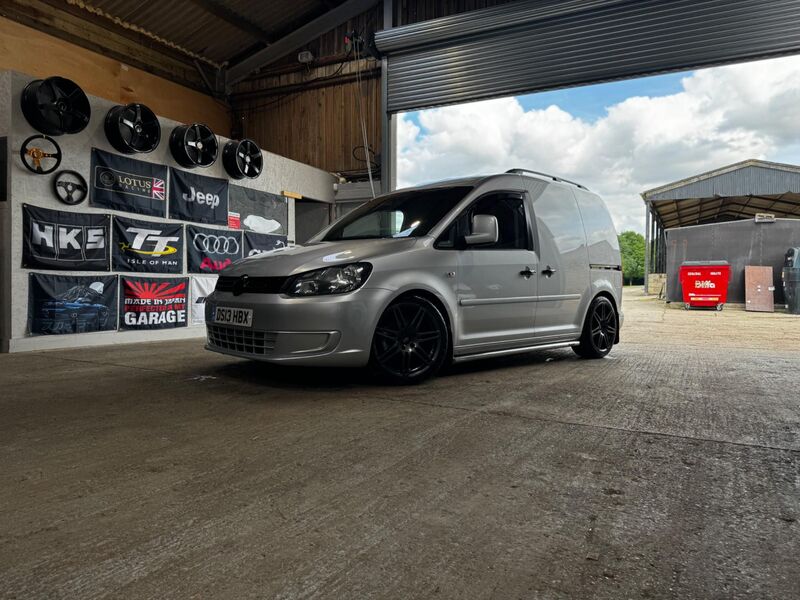 VOLKSWAGEN CADDY