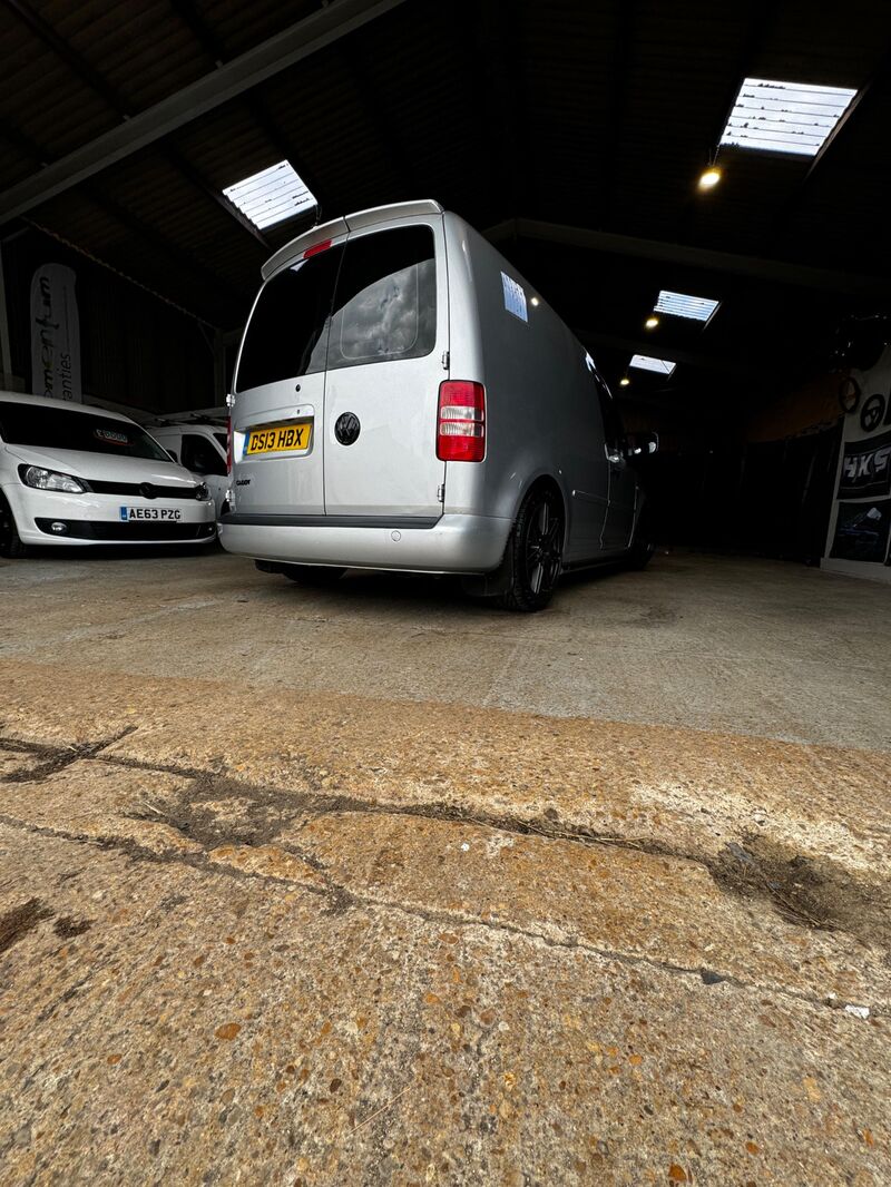 VOLKSWAGEN CADDY