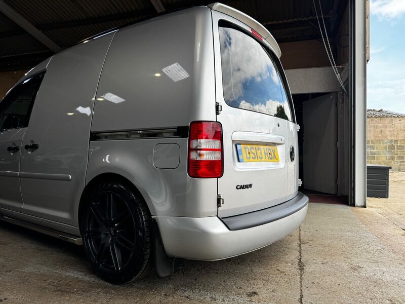 VOLKSWAGEN CADDY