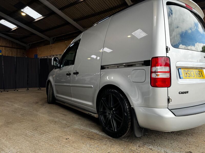 VOLKSWAGEN CADDY