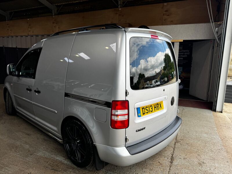 VOLKSWAGEN CADDY