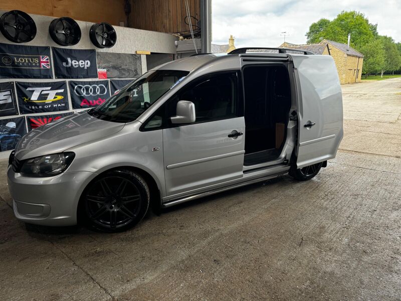 VOLKSWAGEN CADDY