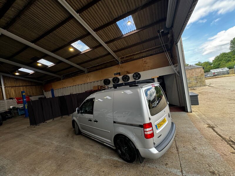 VOLKSWAGEN CADDY
