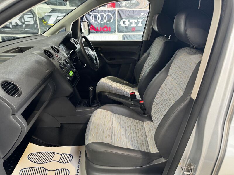 VOLKSWAGEN CADDY