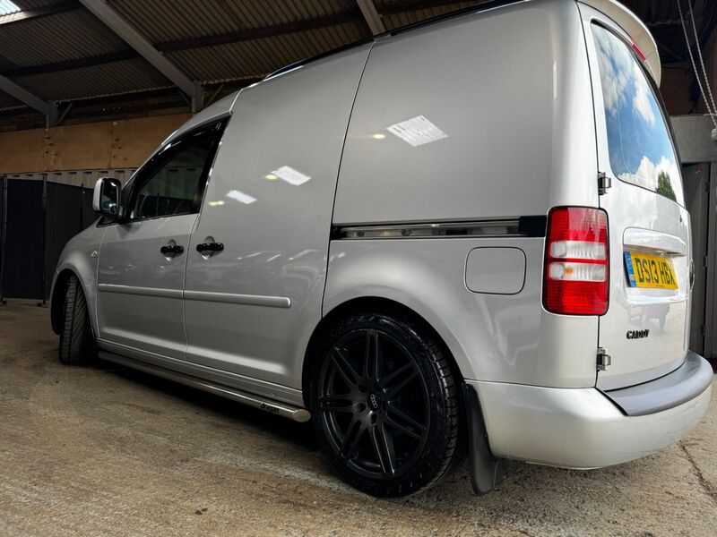VOLKSWAGEN CADDY