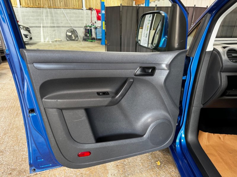 VOLKSWAGEN CADDY MAXI