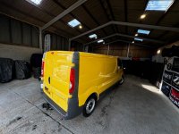 VAUXHALL VIVARO