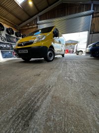 VAUXHALL VIVARO