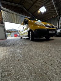 VAUXHALL VIVARO