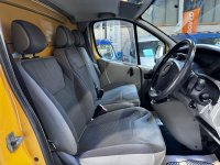 VAUXHALL VIVARO