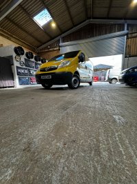 VAUXHALL VIVARO