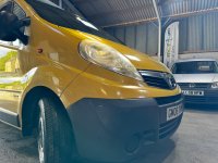 VAUXHALL VIVARO
