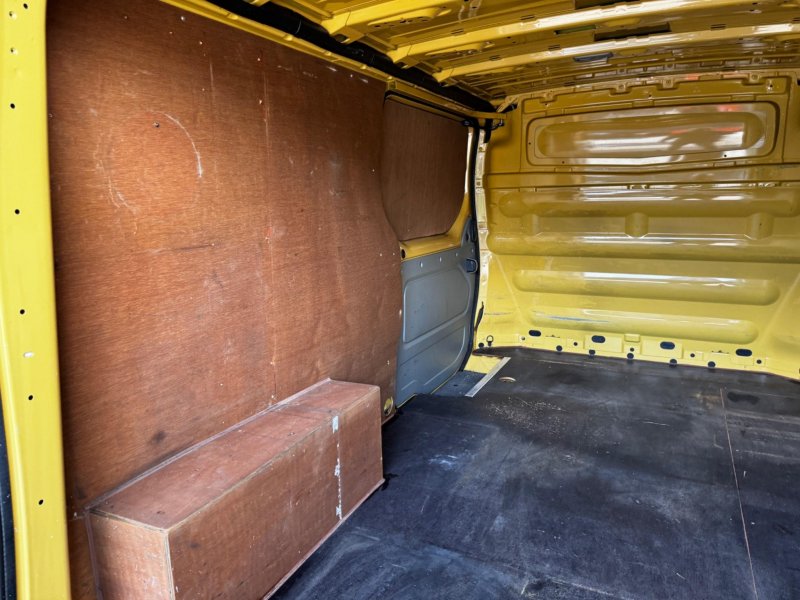 VAUXHALL VIVARO