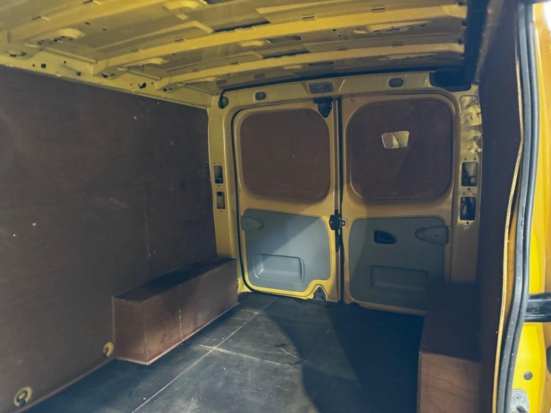 VAUXHALL VIVARO