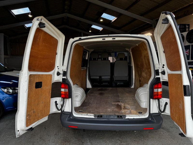VOLKSWAGEN TRANSPORTER