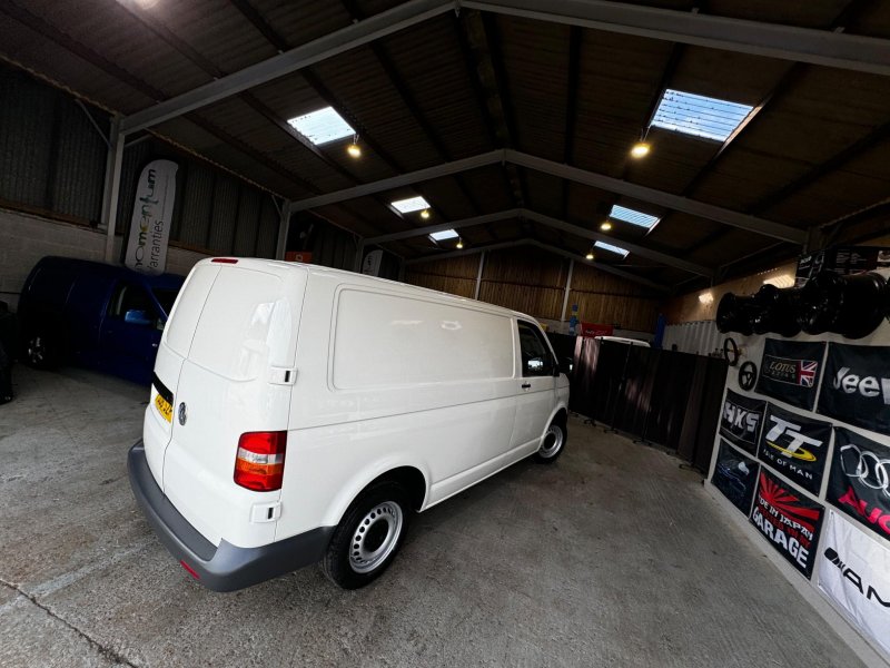 VOLKSWAGEN TRANSPORTER