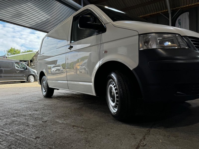 VOLKSWAGEN TRANSPORTER