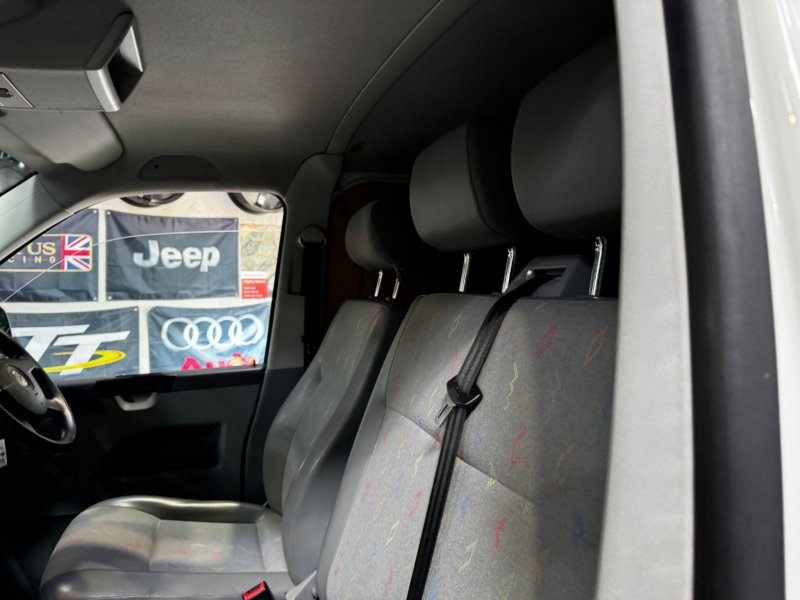 VOLKSWAGEN TRANSPORTER
