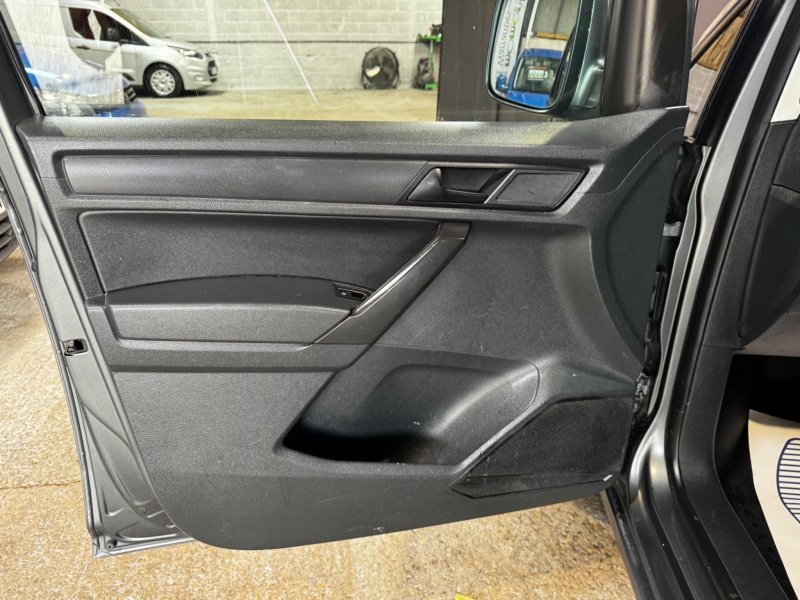 VOLKSWAGEN CADDY MAXI