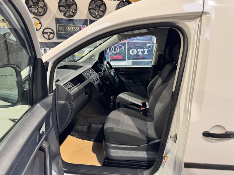 VOLKSWAGEN CADDY