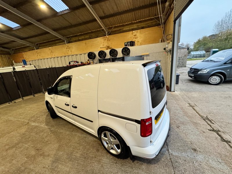 VOLKSWAGEN CADDY