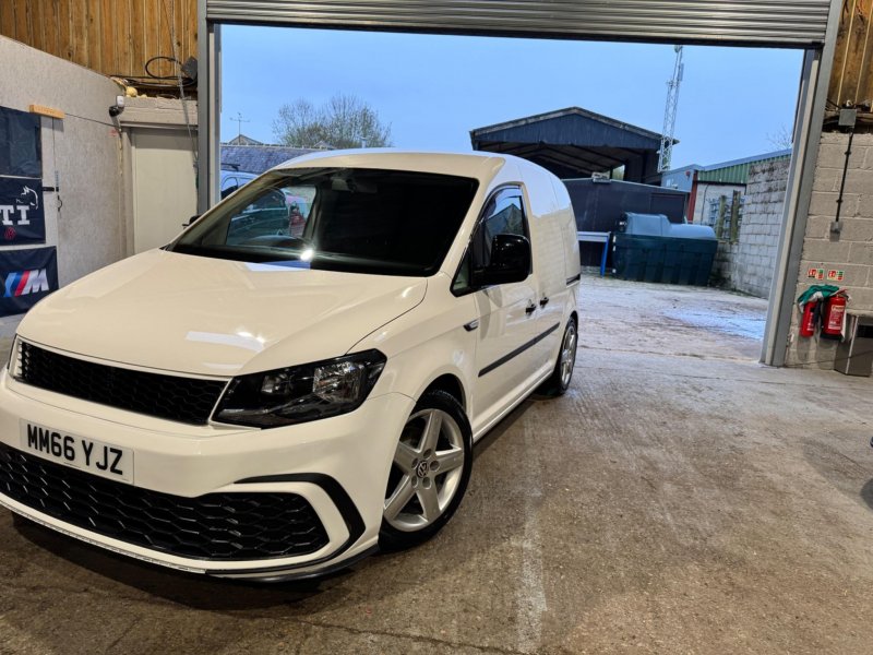 VOLKSWAGEN CADDY