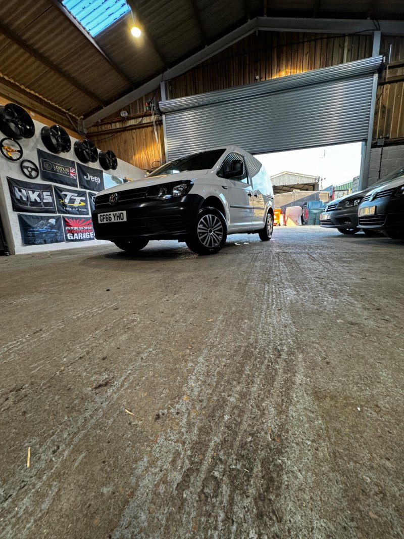 VOLKSWAGEN CADDY